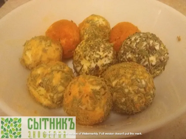 Фермерский сыр из козьего молока в шариках со специями