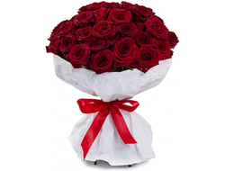 35 красных роз (50 см) в крафт бумаге