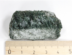 Актинолит, Россия, Кыштымское м-е, Южный урал (44*21*19 мм, 30 г) №29321