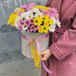 Коробочка из хризантем микс