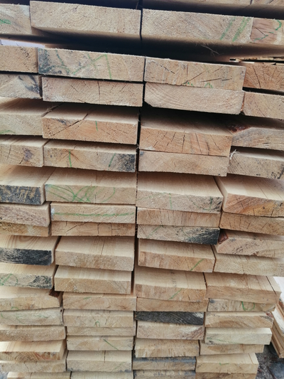 Доска обрезная 4м сосна  Сорт:1 Размер: 40*100 (по штучно)