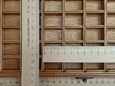 Коробка 100 ячеек, для коллекции камней, цвет "Клен" (32*23*3,5 см, 1100 г) №23001