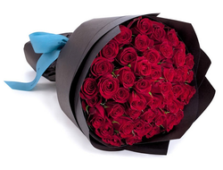 Дизайнерский букет 51 красная роза