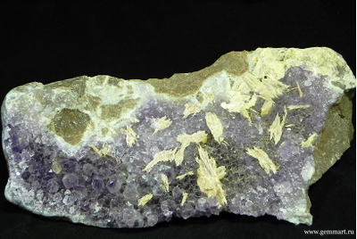 Друза Аметиста с баритом на породе