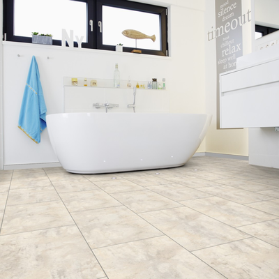Виниловый пол Wineo 400 Stone Magic Stone Cloudy MLD00136 в интерьере ванной