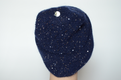 синяя шапка с отворотом фото