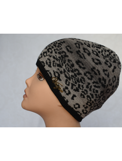 trikotazhnaya-zhenskaya-shapochka-po-golove-italiya