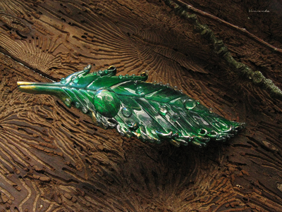 Весенняя брошь "Листок Павлинникуса" - волшебный подарок к 8 марта!