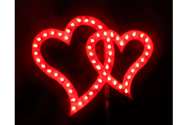 Горящие фигуры сердца из контурных свечей | Neva-Salut Пиро Шоу