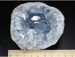 Целестин, жеода с кристаллами, Мадагаскар (78*68*38 мм, 396 г) №28645