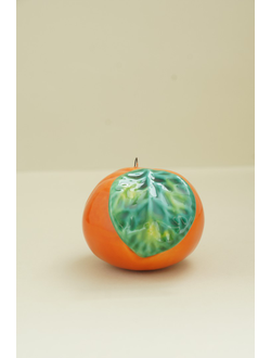 Мандарин с листком