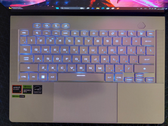 ASUS  ROG Zephyrus GA403UU-QS077 ( 14.0 WQXGA+ OLED  Ryzen 7 8845HS RTX4050(6Gb) 16Gb 1024SSD )