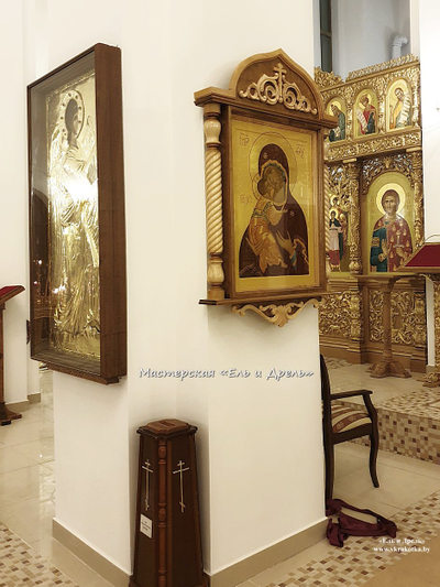 Резной киот