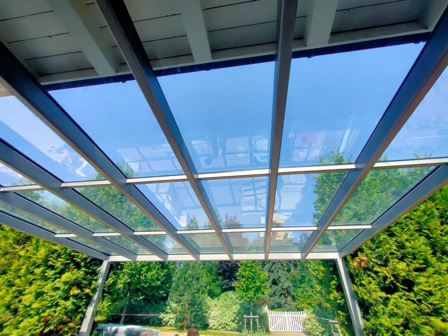 Стеклянный навес для авто