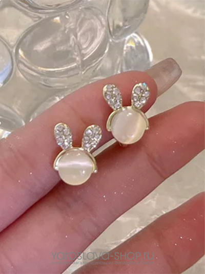 Клипсы в форме зайчика со стразами и белым камнем