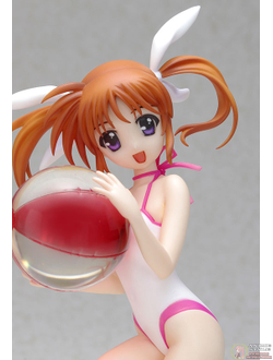 Фигурка 1/10  Наноха Такамати (Takamachi Nanoha Swimsuit Ver.)