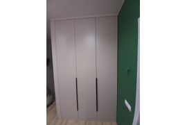 шкафы распашные