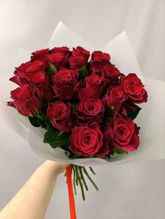 Букет из 19 красных сортовых роз