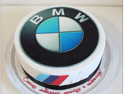 Торт с эмблемой BMW