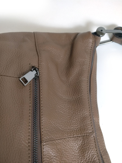 (АРТИКУЛ: 10152/52) СУМКА МЕШОК ЖЕНСКАЯ, НЕБОЛЬШАЯ, НАТУРАЛЬНАЯ КОЖА, ЦВЕТ "КОФЕ С МОЛОКОМ", РУЧКА И РЕМЕНЬ ЧЕРЕЗ ПЛЕЧО *