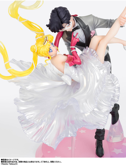 Фигурка Усаги Цукино, Таксидо Камэн (Tsukino Usagi, Tuxedo Kamen Figuarts ZERO)