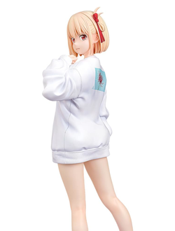 Фигурка 1/7 Тисато Нисикиги (Chisato Nishikigi Oversized Sweatshirt Ver.)