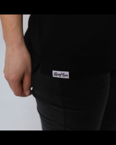 Футболка женская прямого кроя  (черный) - 48