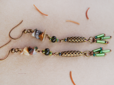 "Сокровище хвойного леса", бохо-серьги с кварцем и чешским бисером