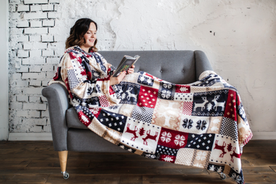 Плед с рукавами "Зимние узоры" из микрофибры (велсофта)