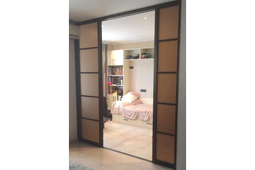 003-1 Межкомнатная перегородка.
Профиль дверей – 60 мм, цвет Венге, вставка стекло - Матовая бронза