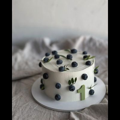 Торт детский с голубикой