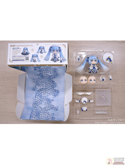 Нендроид Мику Хацунэ (Hatsune Miku 2021 Glowing Snow Ver.)