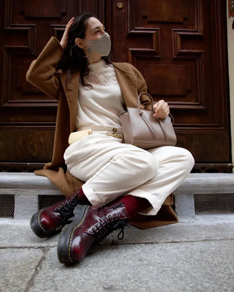 бордовые женские ботинки dr. martens 