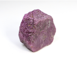 Корунд красный (рубин), кристалл, Мьянма (30*24*14 мм, вес: 29 г) №24855