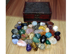 Коллекция (набор) натуральных камней (40 штук) в сундучке/коробке №15293