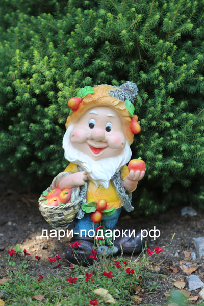 Гном с корзиной яблок 39*22см    2,6кг     полистоун Россия  2442/09403-4
