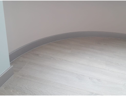 Плинтус ХДФ Dollken Cubu Flex Life 40мм Х 2,5 м 1246 Серебро платина