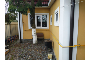 газопровод на фасаде жилого дома