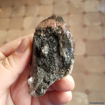 Кварц с хлоритом. Россия. 65*55*45мм