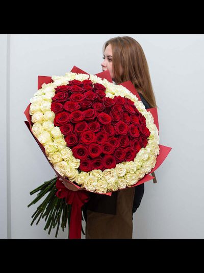 Сердце из 125 Голландских роз