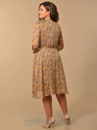 Платье шифоновое светло-коричневого цвета с цветочным рисунком
