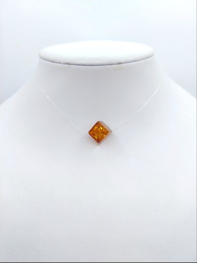 Кубик на леске