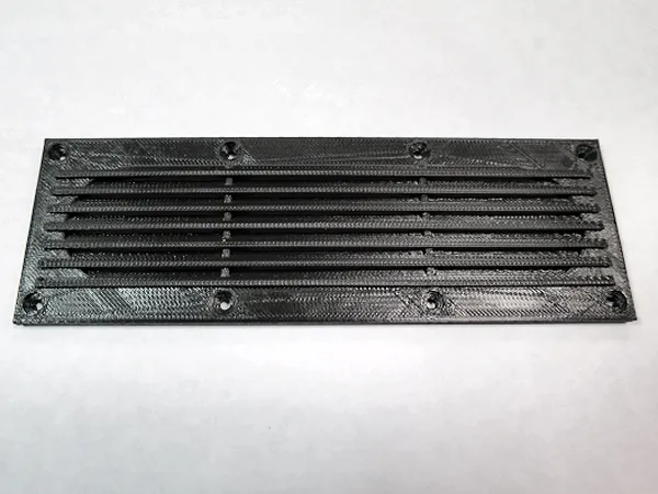 Вентиляционная решетка мобильного источника питания