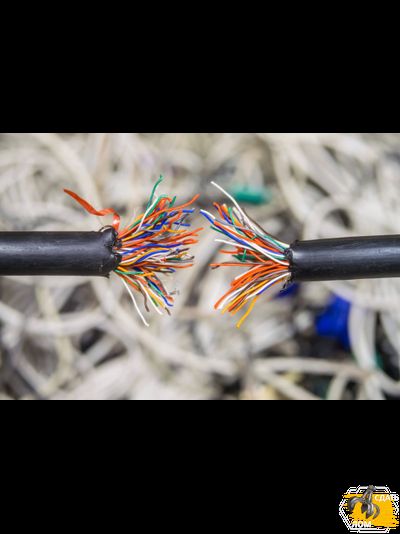 Компания «Вторкабель» осуществляет прием телефонного кабеля на лом по высоким ценам. Мы покупаем телефонный кабель в изоляции и предлагаем выгодные условия.