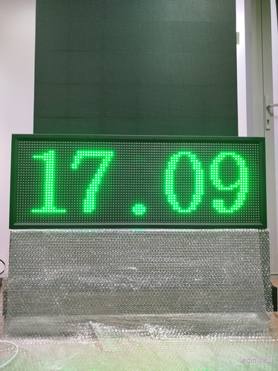 Уличные часы-[88:88]-t-370х1010мм (зеленые)