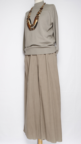 Брюки вельветовые"Палаццо защипы пояс" бежевые до 54