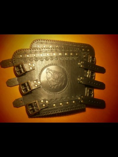 Пара наручей "Медведь".