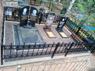 Гранитный комплекс  элитный 278 из зеленого гранита вертикальный