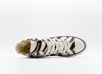 Converse bota cebra 2025