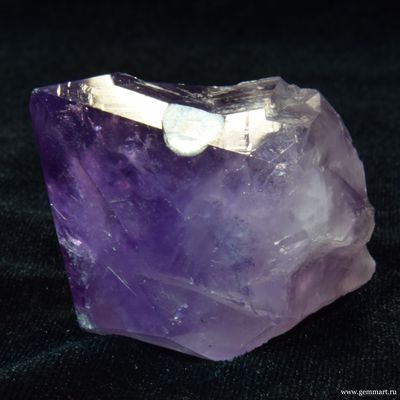 Аметист - кристалл с включениями Какоксенита(?)